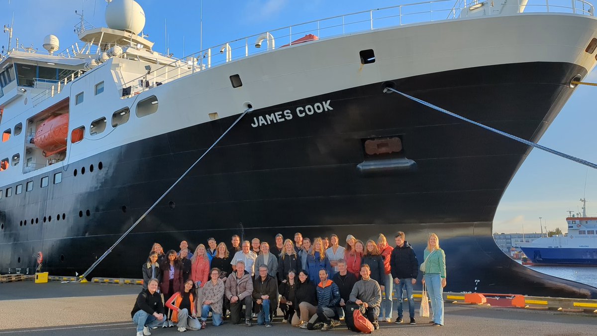National Oceanography Centre (@nocnews) on Twitter photo ICYMI ๐ฐโคต๏ธ
#RRSJamesCook inspires next generation of Icelandic ocean scientists and mariners while hosting an event held by <a href="/UKinIceland/">UK in Iceland ๐ฌ๐ง๐ฎ๐ธ</a>.
Read more ๐ brnw.ch/21wMDbM ICYMI ๐ฐโคต๏ธ
#RRSJamesCook inspires next generation of Icelandic ocean scientists and mariners while hosting an event held by <a href="/UKinIceland/">UK in Iceland ๐ฌ๐ง๐ฎ๐ธ</a>.
Read more ๐ brnw.ch/21wMDbM