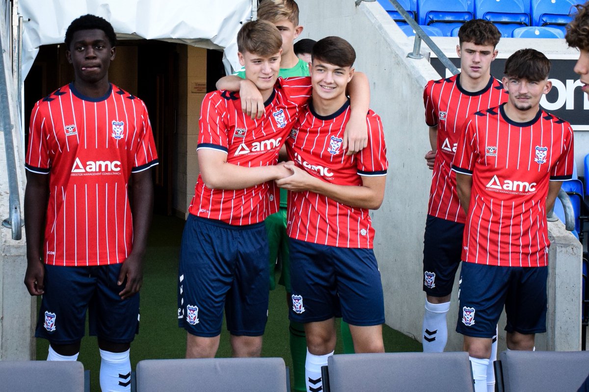 YCFCAcademy's tweet photo. 📸😄 The U19s had media day this morning.

Portrait shots and their team photo was taken.

#YCFC 🔴🔵 https://t.co/HFwdpktP3s