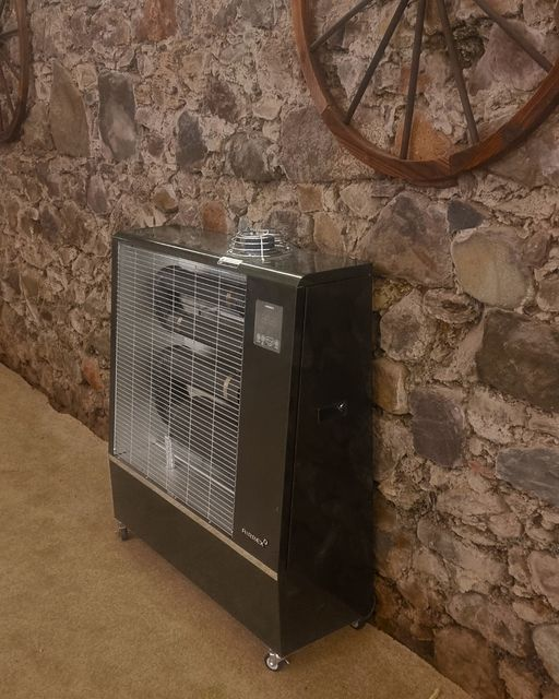 GammiesG's tweet photo. 👀Spotted

This Airrex Heater was spotted at a large local venue, ideal for heating an indoor space like this as it gives off no smell, no dust and is quiet 🙌
@oxdaleproducts 

Learn more about these handy heaters: https://t.co/tA0CEJ0MON https://t.co/jGnUe3DfNP