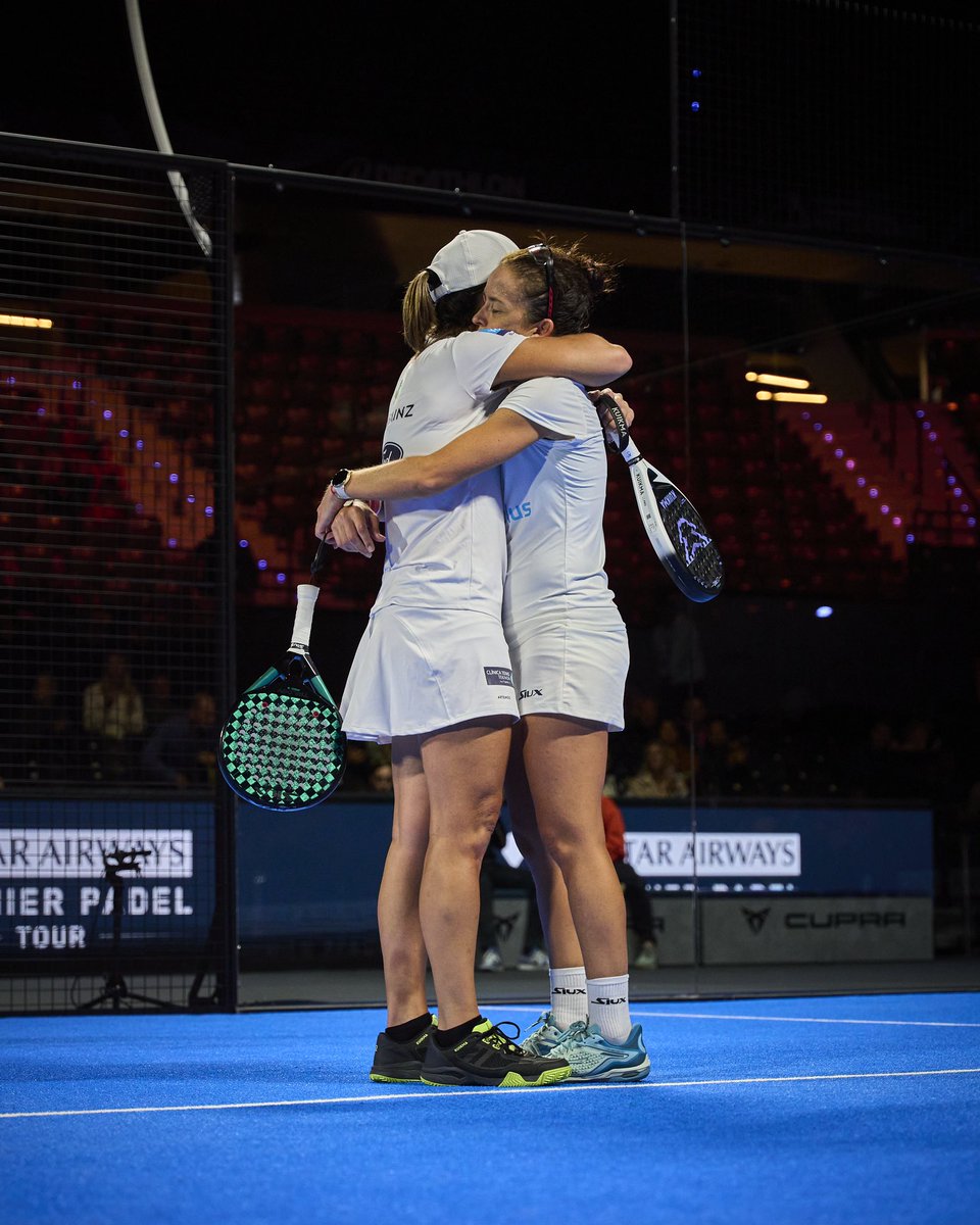 Premier Padel (@premierpadel) on Twitter photo 🤗🤗🤗 hugs for our first semi-finalists in Rotterdam!
<a href="/pattytxu/">Patty Llaguno Zielinski</a> <a href="/luciasainzp/">Lucía Sainz Pelegri</a> <a href="/marceferrari81/">Marcela Ferrari</a>
6️⃣-4️⃣ / 6️⃣-3️⃣
🆚 Alejandra Salazar & Jessica Castelló
#PremierPadel #RotterdamPremierPadelP1 🤗🤗🤗 hugs for our first semi-finalists in Rotterdam!
<a href="/pattytxu/">Patty Llaguno Zielinski</a> <a href="/luciasainzp/">Lucía Sainz Pelegri</a> <a href="/marceferrari81/">Marcela Ferrari</a>
6️⃣-4️⃣ / 6️⃣-3️⃣
🆚 Alejandra Salazar & Jessica Castelló
#PremierPadel #RotterdamPremierPadelP1