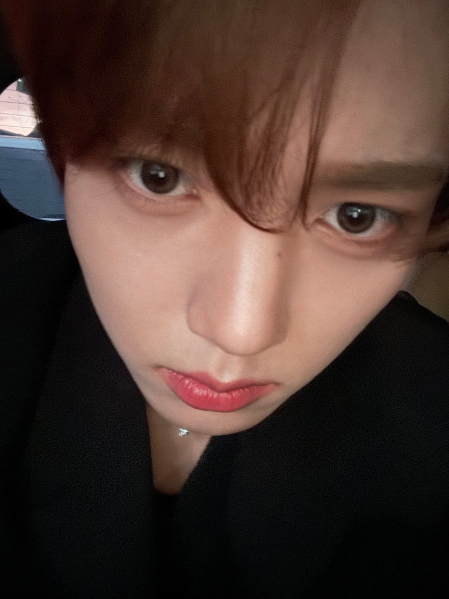 yujmail's tweet image. 🧷💭240913 ㅡ 8:03PM KST

🐰: 📸

🐰: oppa will go and come back

#yujmail #yujmedia