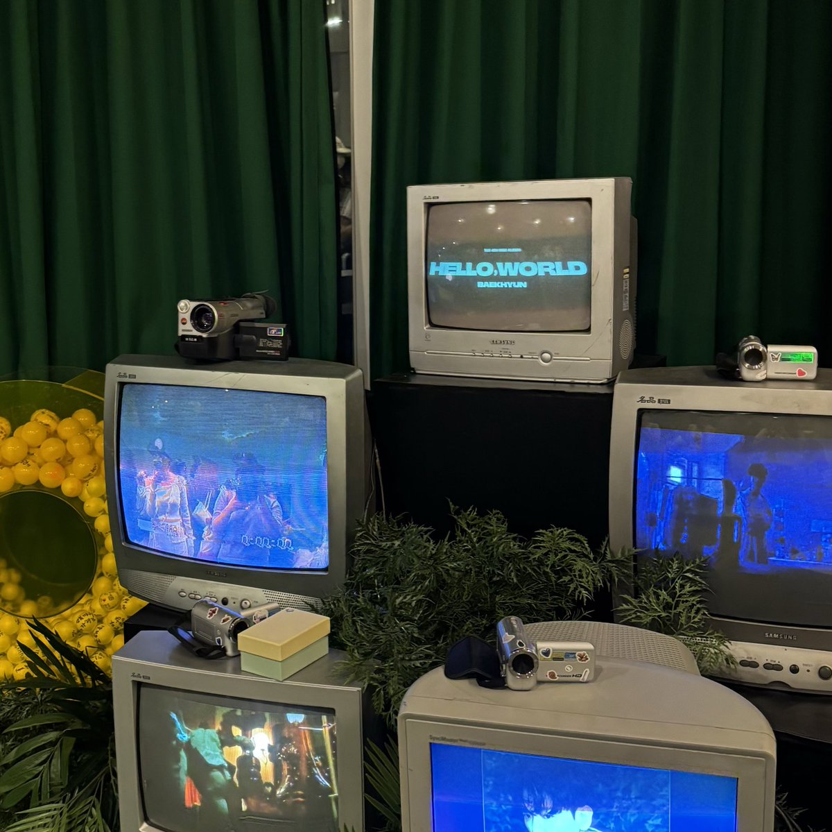bbh_hye's tweet photo. 💞💞
#백현 #BAEKHYUN #HelloWorld #뮤직플랜트 #MUSICPLANT #BAEKHYUN_POPUP
#HelloWorld_POPUP https://t.co/b9w9lN8AP0