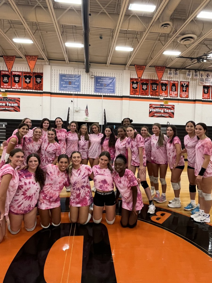 BG Girls Volleyball HOME OPENER TODAY!!!!!! Varsity 3:45 and JV to follow 🏐🧡🖤