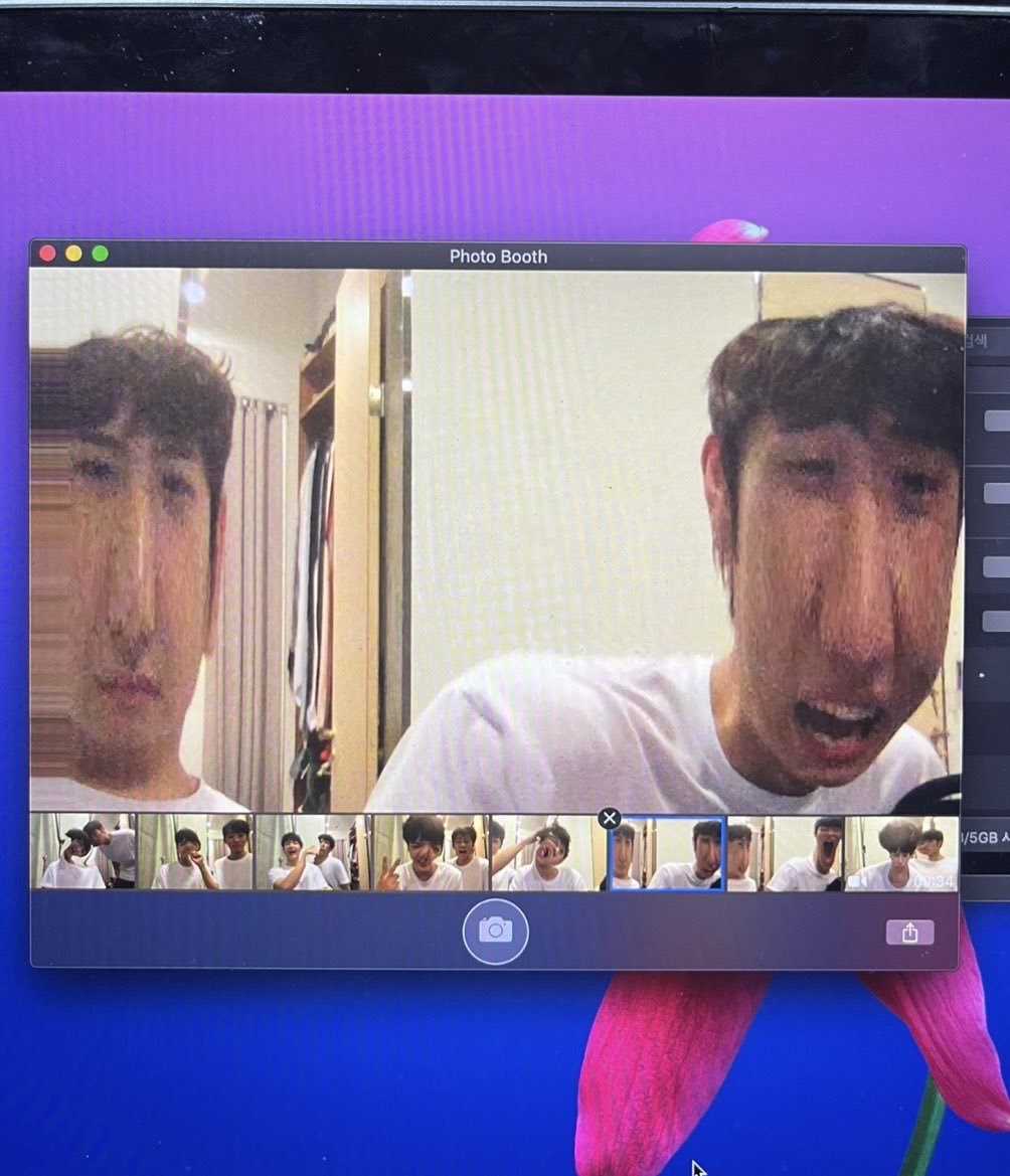 sunwooflex's tweet photo. 🐻: What is the behind of the pic Sunwoo posted? It's just an old pic we took while having fun with a Macbook. I didn't even know that sunwoo has the photo but he uploaded it! https://t.co/PJoUKofrOi