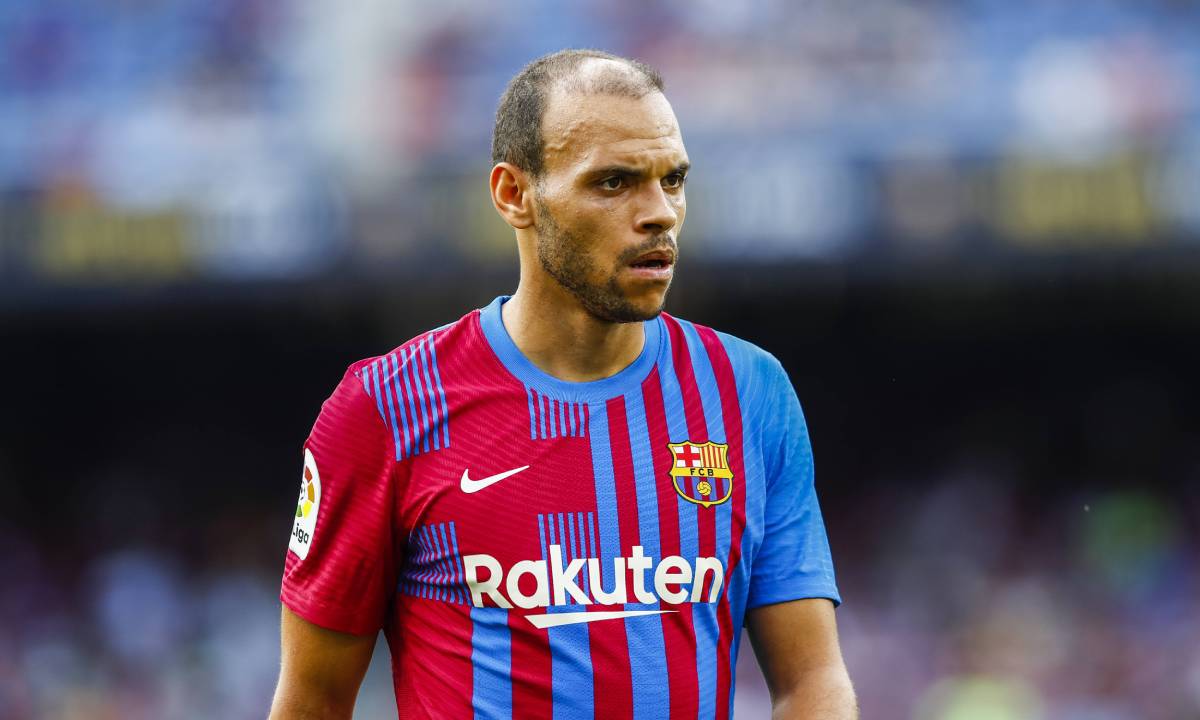 DealerdeLaporta's tweet photo. Davanter Centre: Martin Braithwaite – Natural de Dinamarca, procedent del Leganés, on sembla que feia d'entrenador de portes. Podies llançar-li una rentadora que la rematava. Que anés en direcció porteria ja era demanar-li massa. https://t.co/xQFDDAm2VL