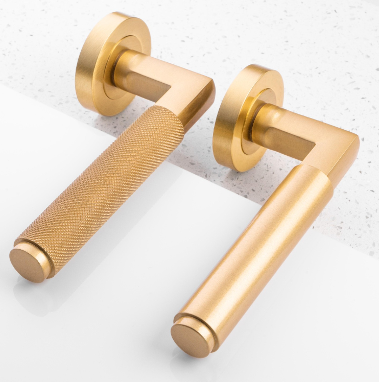 assaabloyie's tweet photo. The Terazzo and Masano levers on rose add a fashionable finish to any home  

Available in Matt Black, Satin Brass, Matt Bronze, Satin Nickel and Antique Brass🎨  

Complete with 25 year mechanical guarantee &amp; Fire door rated, these levers are ideal for domestic &amp; commercial use https://t.co/8vVUGlhKj4