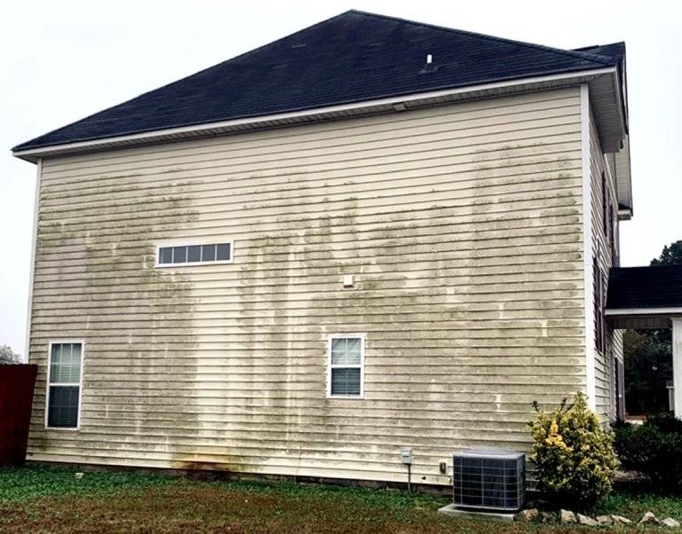 Madison_cleaner's tweet image. Revitalize your property’s exterior with our expert soft washing services in Madison. Say goodbye to dirt and algae, and hello to a fresh, clean look! Book your soft wash today. 

madisonwindowservices.com
 #SoftWashing #MadisonHomes #CleanExterior