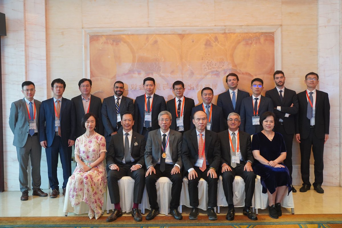 The new International Alliance of Urolithiasis (IAU) Youth Committee. <a href="/drkemalsarica/">Kemal Sarıca</a> <a href="/zeng_guohua/">Guohua Zeng</a> <a href="/SimonChoong10/">Simon Choong</a> <a href="/bob41761962/">Yanbo Wang</a>