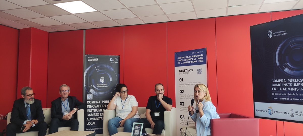 Nuestro compañero Javier presentando las bondades de <a href="/Governalia/">Governalia</a> con el objeto de conseguir la simplificación administrativa en la jornada de compra pública innovadora organizada por <a href="/almussafes_aj/">AjuntamentAlmussafes</a> <a href="/GVAavi/">IVACE+i Innovación</a> <a href="/GVAivace/">IVACE+i</a>