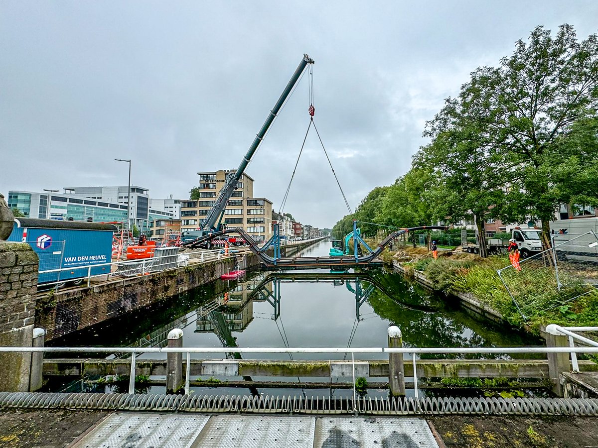 We werken aan meer water, groen én woningen op het Westplein. Vanaf maandag sluit de fietsenstalling daar. Eneco verplaatst nu kabels op de kop van de Damstraat. De Sijpesteijnstalling sluit per 1 okt wegens groot onderhoud. Parkeer in de Jaarbeurstalling of onder het Bollendak