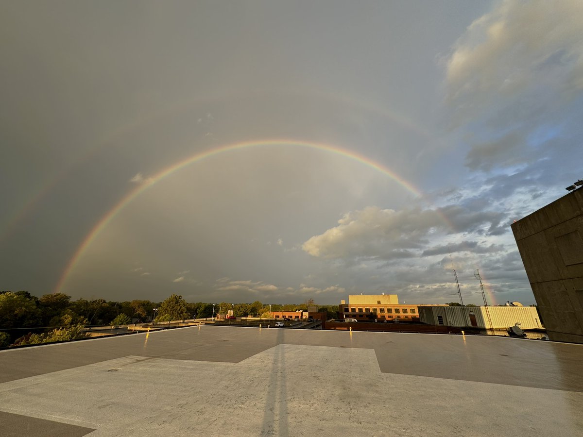 BillySexton317's tweet photo. Double rainbow over Lexington! @Kentuckyweather https://t.co/OasfAJtZiZ