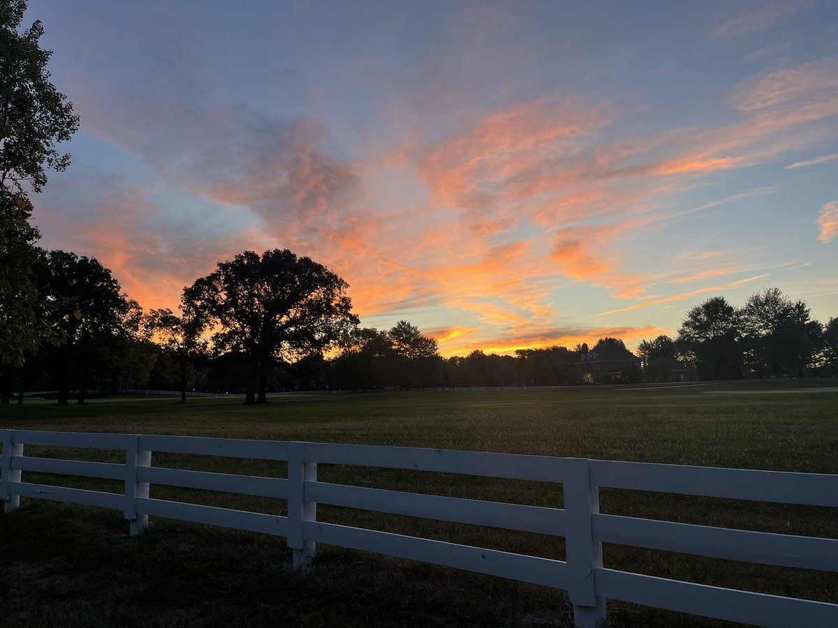 Beautiful morning in <a href="/NewAlbanyOhio/">NewAlbanyOhio</a>!  Have a great Friday and weekend!