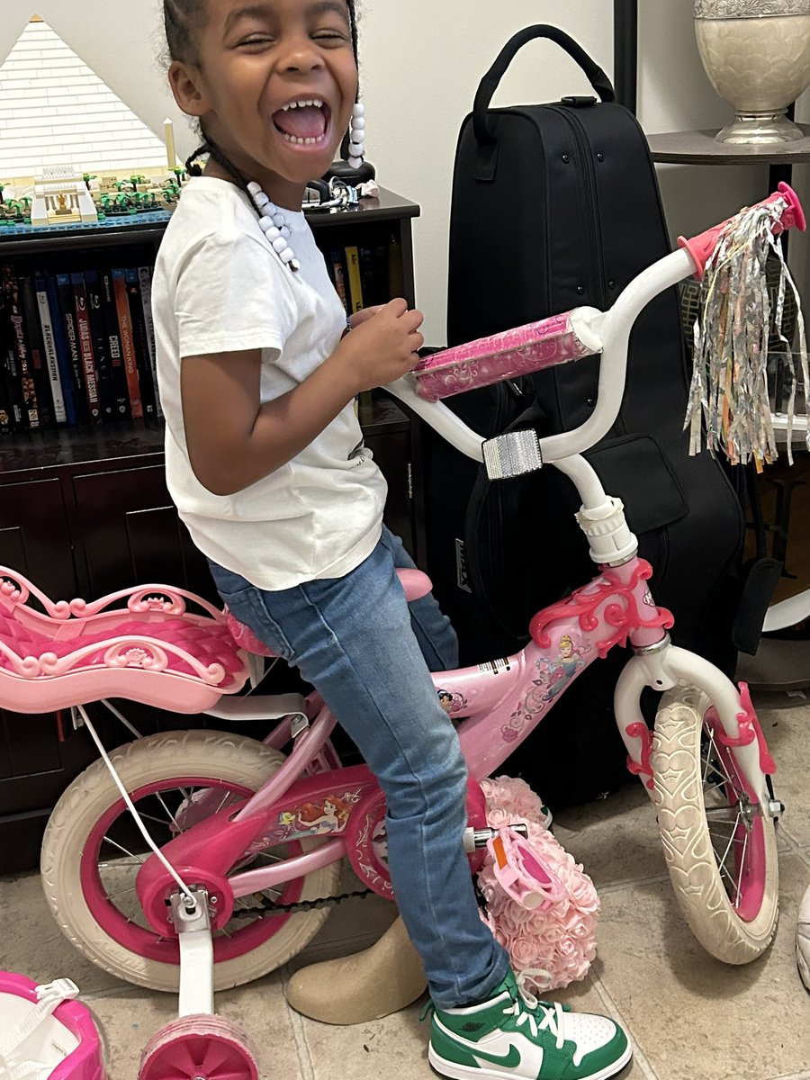 staycoppinkicks's tweet photo. My Girl - School Colors Day - Air Jordan 1 Mid Green/White
#staycoppinkicks #airjordan #kidsinkicks #girldad https://t.co/M5xEDv3a2f