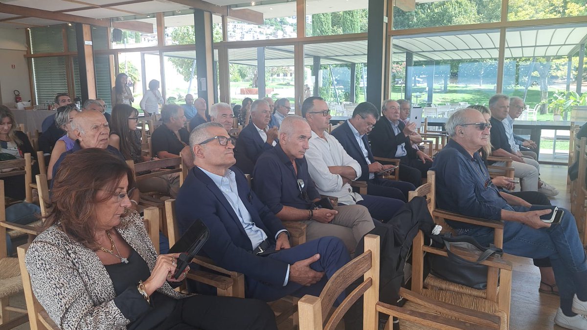Cincinnato (@cincinnatovini) on Twitter photo Riflettiamo su clima, caporalato, cultura del cibo, formazione.
Sono intervenuti durante l'assemblea presso Cincinnato: Del Monaco e Iengo (Legacoop Lazio), Maretti (<a href="/LegacoopN/">Legacoop Nazionale</a>), Alfonsi (Assessore <a href="/Roma/">Roma</a> ), Sambucci (Commissione Agricoltura <a href="/RegioneLazio/">Regione Lazio</a>) Riflettiamo su clima, caporalato, cultura del cibo, formazione.
Sono intervenuti durante l'assemblea presso Cincinnato: Del Monaco e Iengo (Legacoop Lazio), Maretti (<a href="/LegacoopN/">Legacoop Nazionale</a>), Alfonsi (Assessore <a href="/Roma/">Roma</a> ), Sambucci (Commissione Agricoltura <a href="/RegioneLazio/">Regione Lazio</a>)