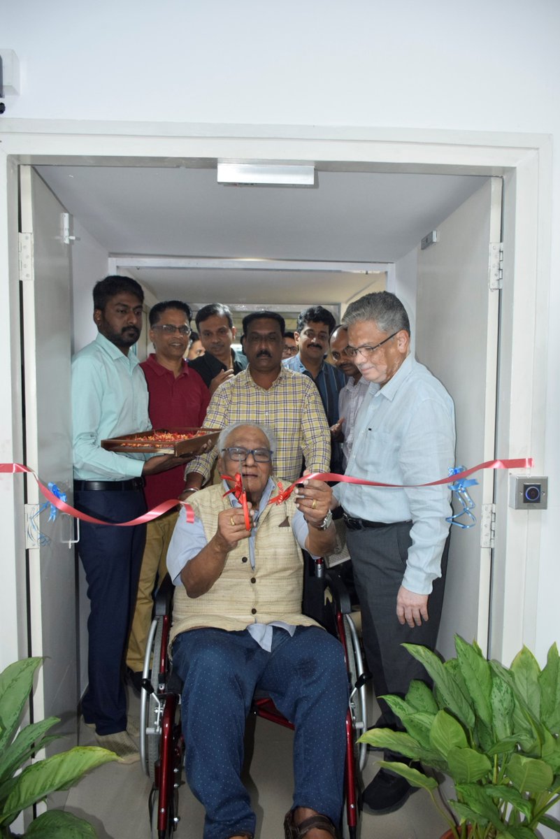 jncasr's tweet image. Honoured that Bharat Ratna Prof. C. N. R. Rao has gracefully inaugurated a new Transmission electron microscope (JEOL JEM F200) at ICMS @jncasr today (13th Sept. 2024)

The instrument can be accessed via srf.jncasr.ac.in/facilities/ICM…

@IndiaDST