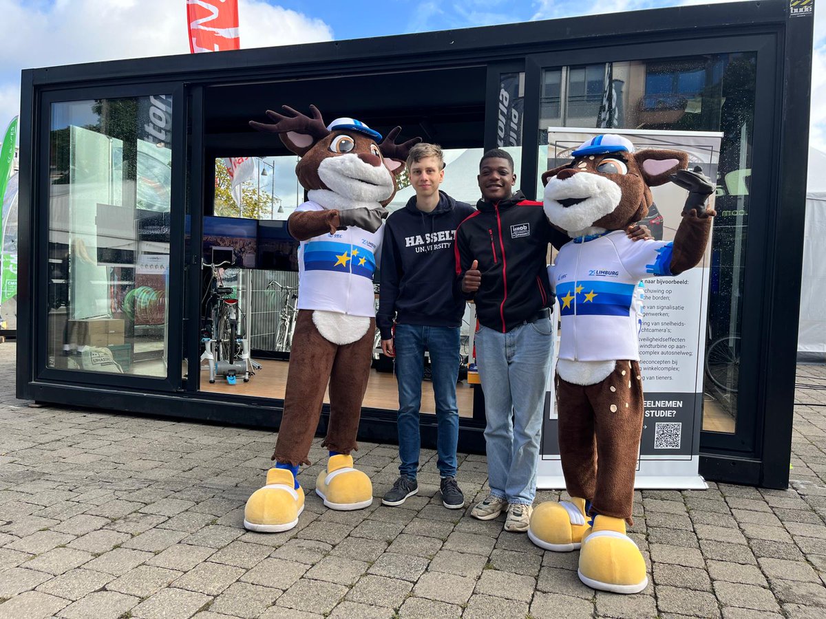 IMOB_UHasselt's tweet image. Nog het hele weekend raast het EK Wielrennen @Limburg2024 door @stadhasselt. IMOB-@uhasselt is er ook bij! Bezoek onze stand met rijsimulatoren op het Dusartplein, ontdek hoe we simulatoren inzetten voor onderzoek &amp;amp; test jouw verkeersinzicht in de rij- of fietssimulator. Welkom!