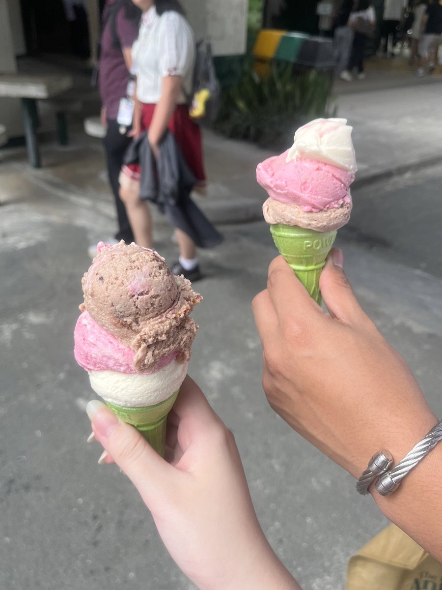 572dotcom's tweet image. car assembly :3 + free ice cream! ⭐️