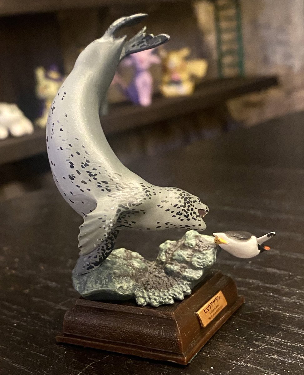 robot_pup's tweet image. This little figure is so cool #leopardseal