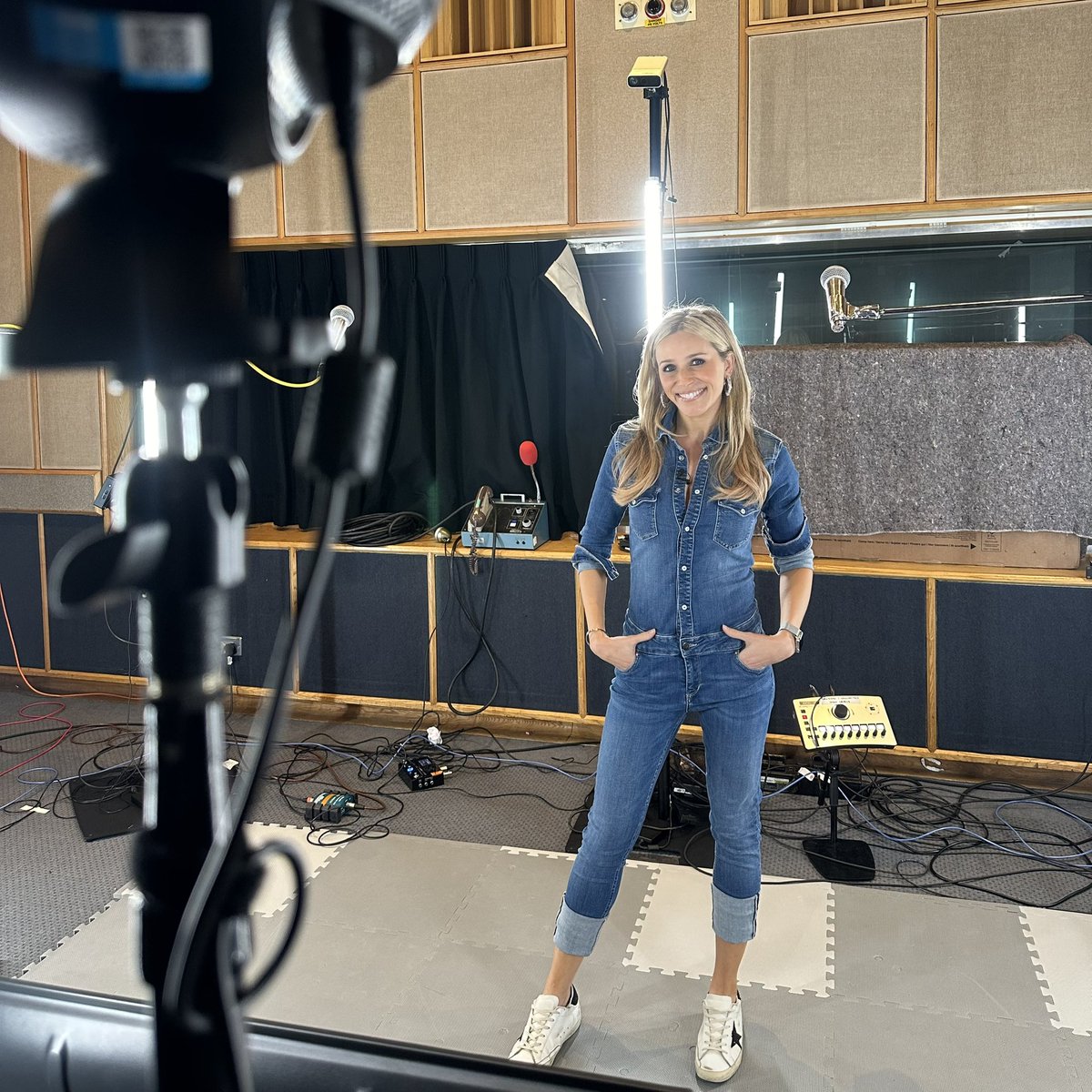 LaraLewington's tweet image. Struggling to get concert tickets? Well here’s how you can be there, and interact, virtually. A behind the scenes tour of @BBCRadio1PR’s Live Lounge event with @goodneighbourss on this weekend’s @BBCClick, to show a potential future for live music.