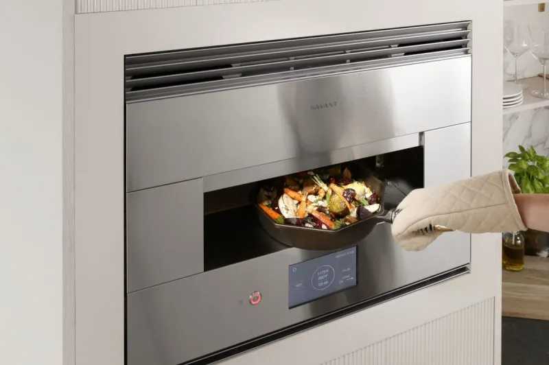 TechnologyDesi2's tweet photo. Savant has partnered with Monogram Appliances to develop the Savant Smart Hearth Oven. #technologydesigner  https://t.co/Bn1KpbuxaR https://t.co/OxbLFJyJ3w