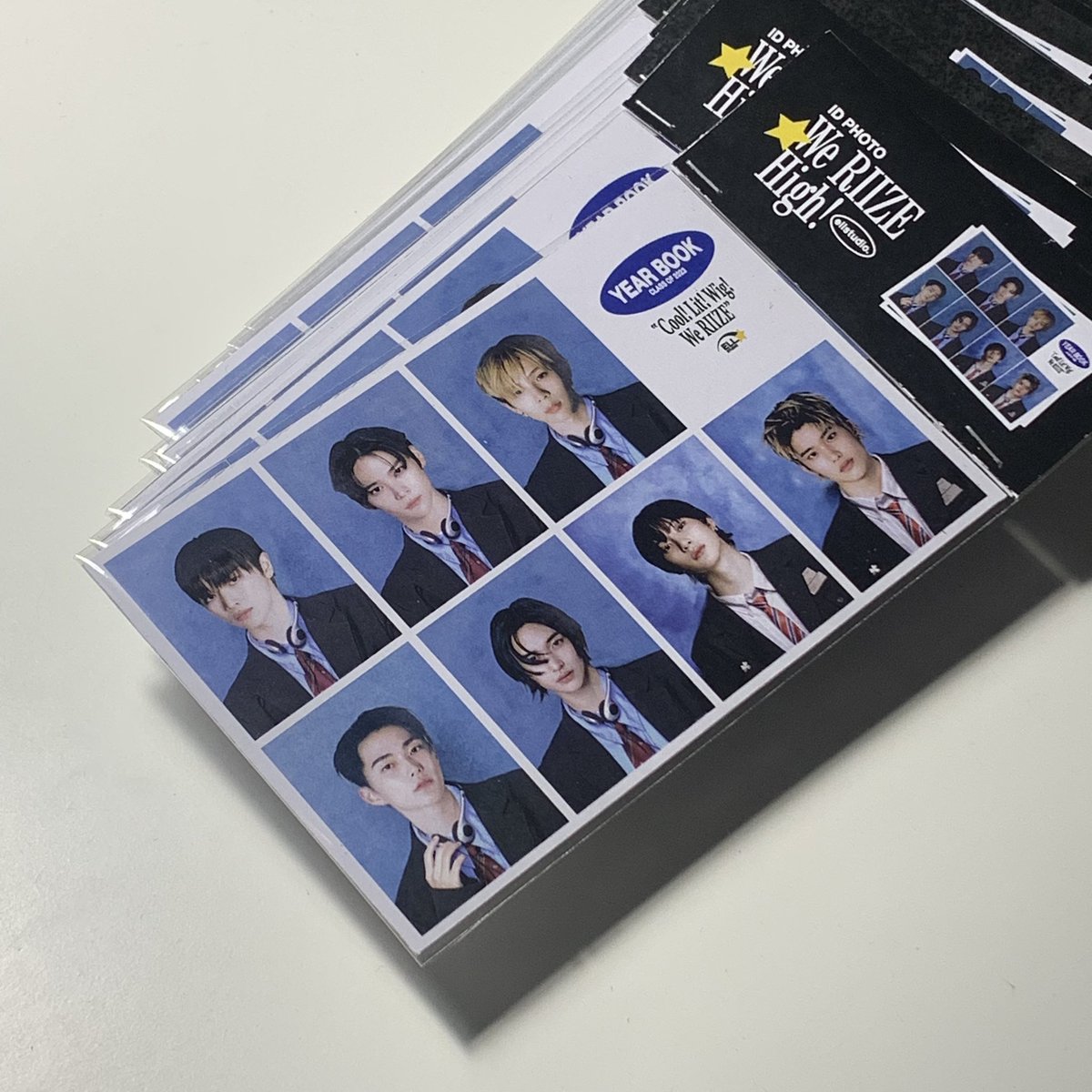 knnho_'s tweet photo. GIVEAWAY!
- RIIZE pillow (1), Id holder RIIZE (2)
- Id photo riize (2), Love Youth pc holder (1)
Total 6 winner

rules:
- rt and like this twt 
- follow me &amp; ig @/ellstudi0 
- drop proof

End 14 Sep, Good luck! https://t.co/JZf6f6Fmpc