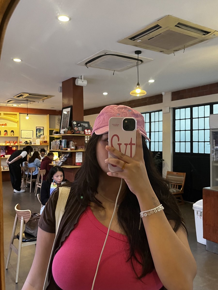 amy tweet media