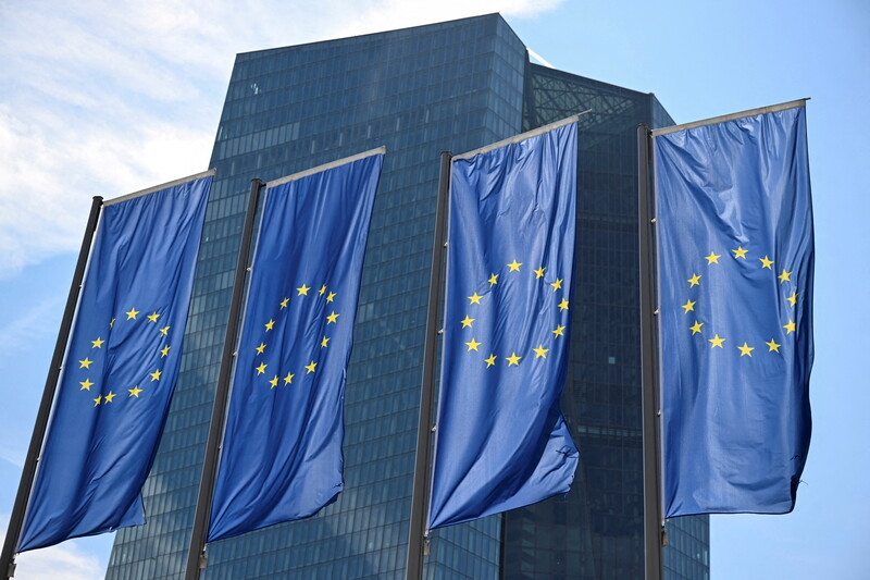 HUBbusiness's tweet photo. Global Business: ECB cuts interest rates, and other economics stories to read this week: Top economy news this week: ECB cuts interest rates; US consumer prices rise; German inflation falls to its lowest level in over 3 years. https://t.co/8xT2R1BKTE HubBusiness https://t.co/com7gMvul5