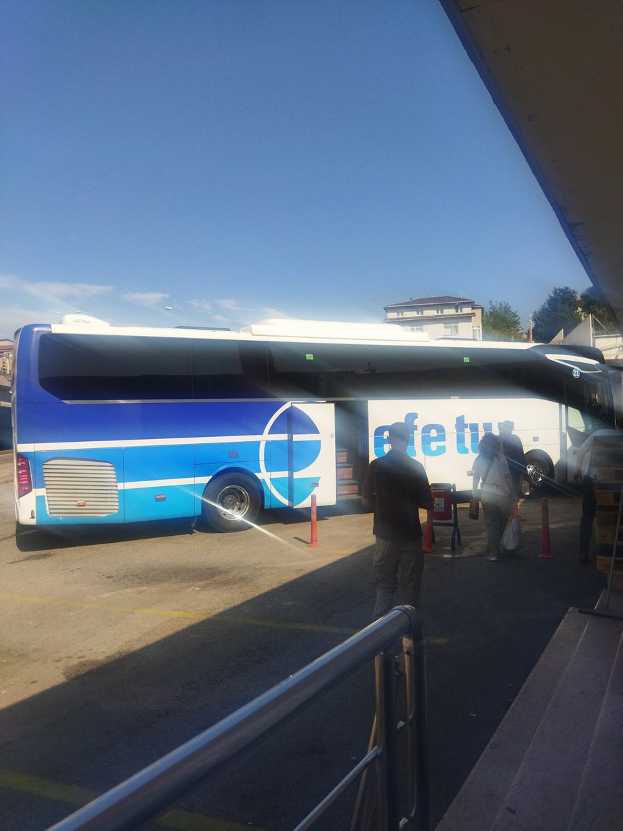 yasemin505's tweet image. Yalova'dan Sakaryaya 13.15olan otobus 14.00 de geldi bir saat sonra da Değirmendere tesislerinde böcek var denip indirdiler İstanbul yazısını asti ilaçlama falan yapılmadı büyk ihtmal devam edck rezil olduk bir daha EfeTur mutövbe 
#Efetur #sikayet #instagram #ulastirmabakanligi