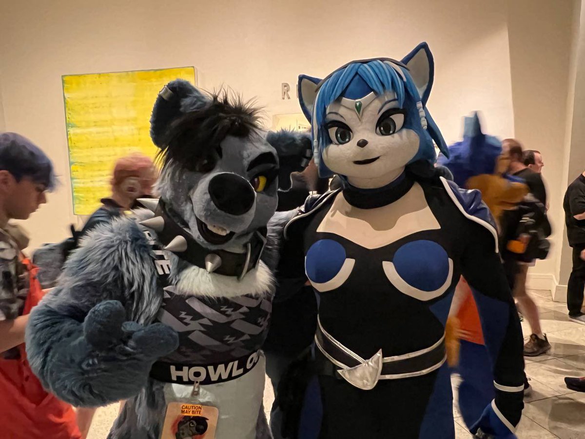 It’s a #FemsuitFriday and #FursuitFriday all in one! Got to meet the super cool <a href="/Sheena_Yeen/">Sheena Hyena ➡️ Bluesky</a> at FWA earlier this year. ^^