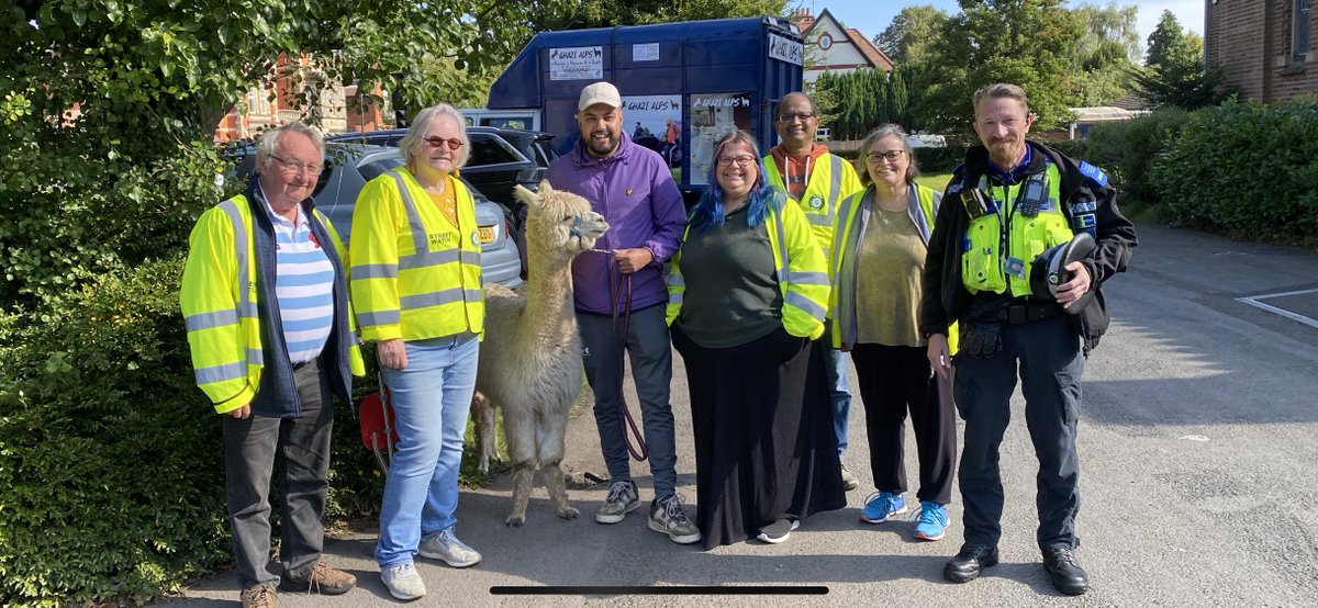Harborne Police (@harbornewmp) on Twitter photo Out supporting Lordswood Garden StreetWatch. You never know what you can come across. <a href="/StreetWatchWM/">StreetWatch West Midlands</a> #welovealpaca. Out supporting Lordswood Garden StreetWatch. You never know what you can come across. <a href="/StreetWatchWM/">StreetWatch West Midlands</a> #welovealpaca.