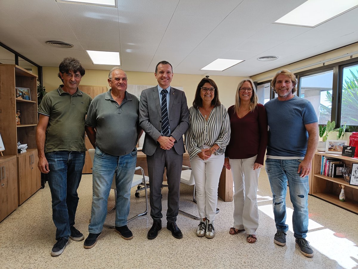 El conseller d'Agricultura, <a href="/oscarordeig/">Òscar Ordeig</a> ha visitat aquest matí el Mercat de Flor i Planta per conèixer de primera mà la nostra realitat. Ordeig ha parlat amb diferents socis i amb la Junta Rectora, recollint les diverses demandes de l'empresa i el conjunt del sector.