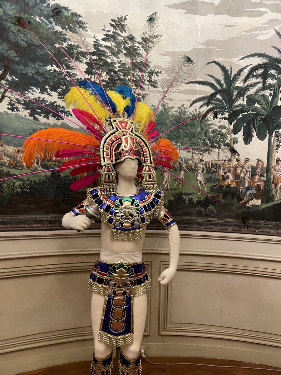 Tisser du lien… Château de Champlitte . Voyage cousu de fil multicolore au Mexique. En sachant que le projet départemental de formation est « Prêt à en découdre ». Suivons donc le fil. ⁦<a href="/DSDEN70/">DSDEN de la Haute-Saône</a>⁩ ⁦<a href="/PhDestable/">Philippe Destable</a>⁩