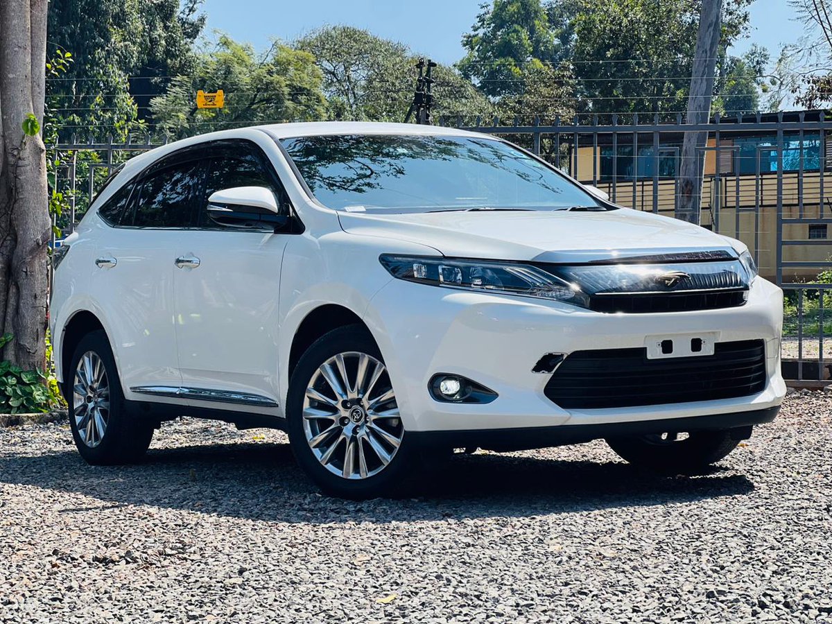 RetroRidesKE's tweet photo. Fresh arrival!!

Toyota Harrier
2017
2.0L petrol engine
CVT
Tank capacity: 56L
Half leather seats
Red interior

📍Nairobi
📞Call/Text 0745391587 / 0111708951
Price: Ksh 3.7m https://t.co/rZXv3h9NfF