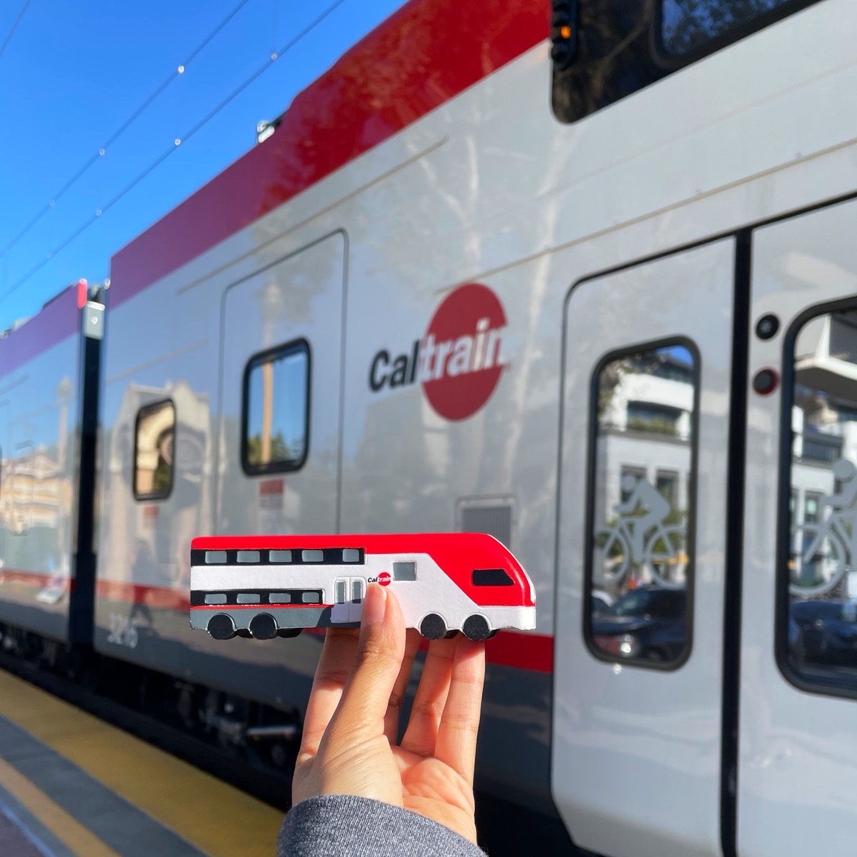 Caltrain's tweet image. As we wrap up the second week of #TransitMonth we’d love to hear from you! What is your favorite thing about riding with us! 🫶🏼⚡️