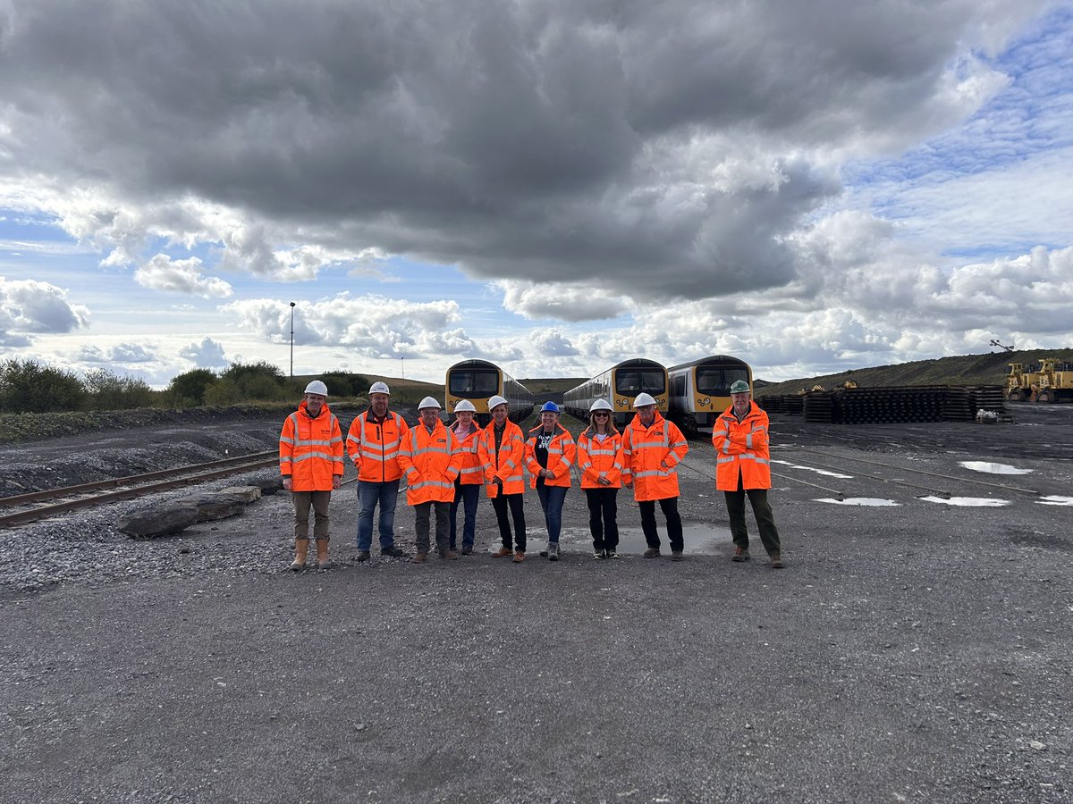 Good to meet with the Global Centre Of Rail Excellence Local Liaison Group this afternoon on site.

GCRE Chief Executive Simon Jones gave members a progress update and then we took the group out for a site tour, where we looked at the restoration work undertaken recently.

#GCRE