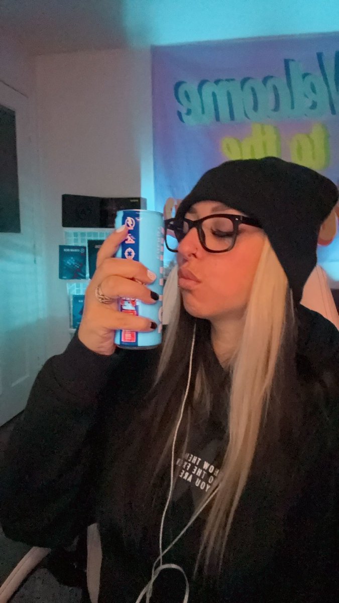 HeySnackle tweet media