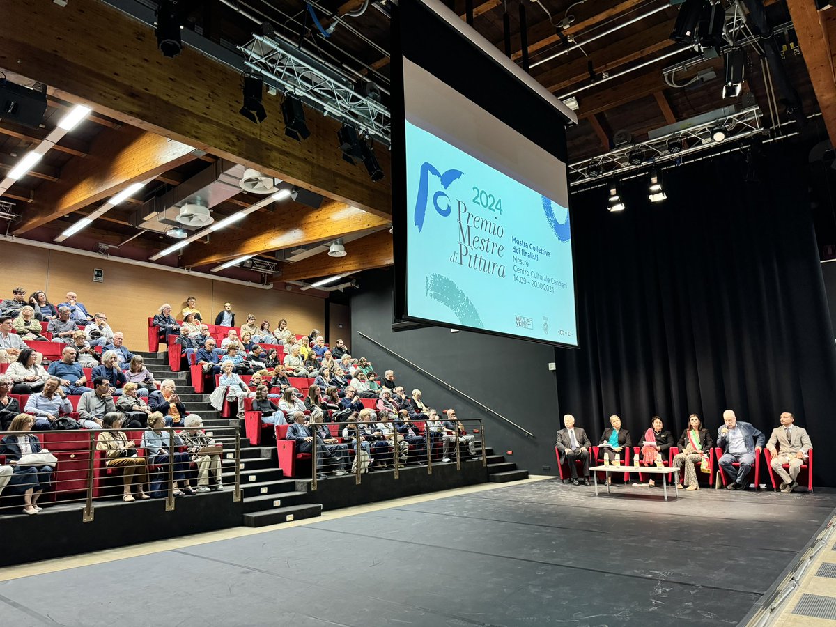 🖼️ Al Centro Culturale Candiani è stata ufficialmente inaugurata l’ottava edizione del Premio Mestre di Pittura!

🎨 Sono esposte 60 opere, divise tra figurazione e astrazione, realizzate con tecniche e stili diversi.

🔹 La mostra sarà visitabile da domani fino al 20 ottobre.