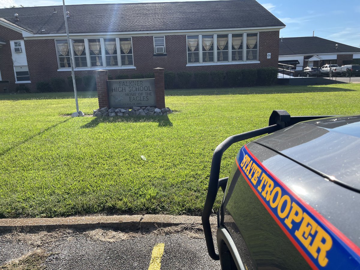 MHPTroopF's tweet photo. Shoutout to Mantachie High and Falkner High for letting @MSHwyPatrol chat with your driver ed classes this week! 🚗👮♂️ Thanks for being awesome and learning how to keep the roads safe! Buckle up, stay focused, and let’s roll safely! #SafetyFirst #BuckleUp #NoTextingAndDriving https://t.co/IwlEPPSytQ