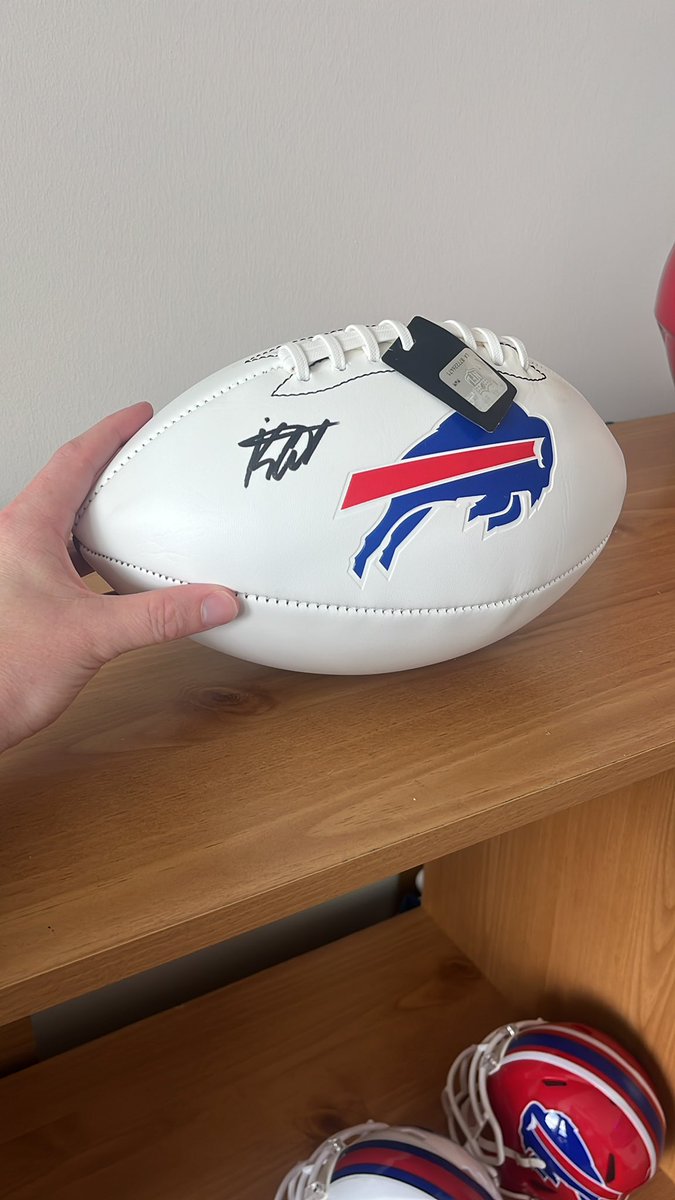 🚨 Signed Keon Coleman Football Giveaway 🚨 

To enter: 

- Follow, Like, and Retweet this post 
- MUST be a subscriber to my YouTube channel (links in bio)
- make a FREE Pristine Aucition account (with the link in the reply!)

I’m announcing the winner MNF against the Jags 👀