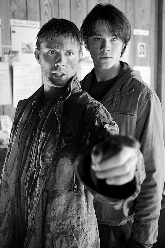 J2winchestered's tweet photo. Pilot (2005)                            Carry On (2020) https://t.co/Xqzbapa7Mo