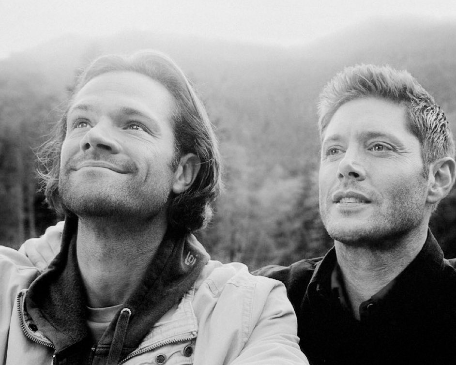 J2winchestered's tweet photo. Pilot (2005)                            Carry On (2020) https://t.co/Xqzbapa7Mo