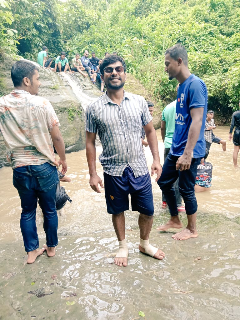 mdRashedmahamud's tweet image. বিশ্বাস হ’ল অন্তরের মধ্যে একটি জ্ঞান, প্রমাণের নাগালের বাইরে।