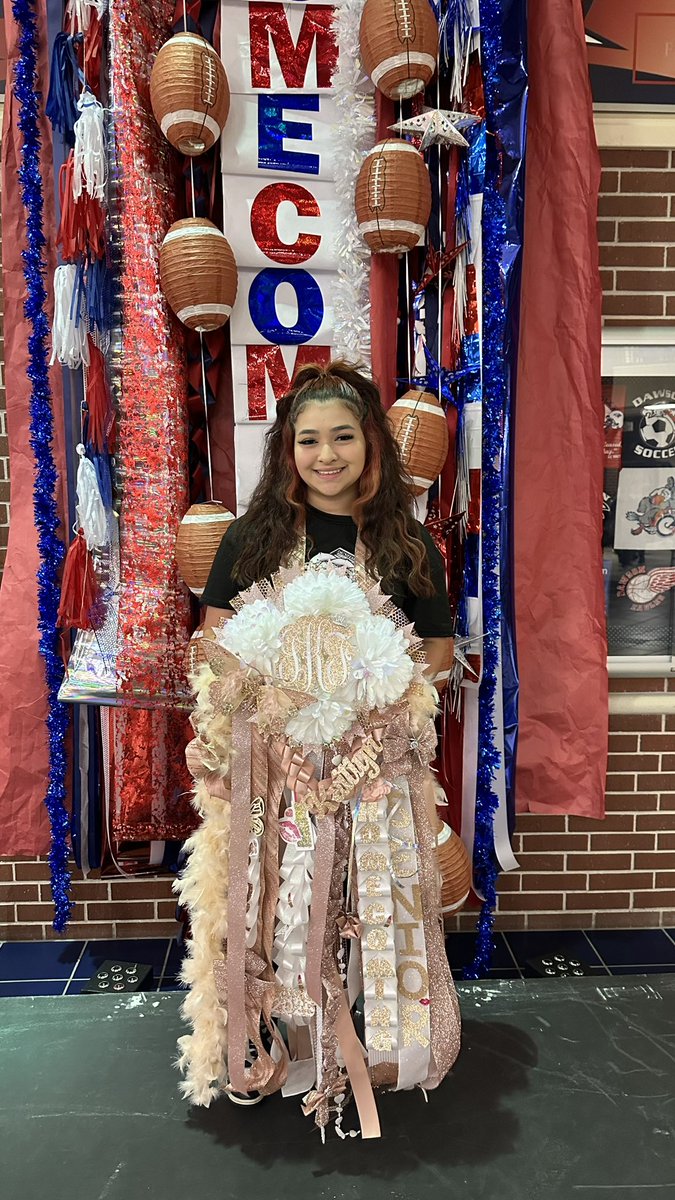 DHSEaglesCheer's tweet photo. Katelyn F https://t.co/wfvKMd06iw