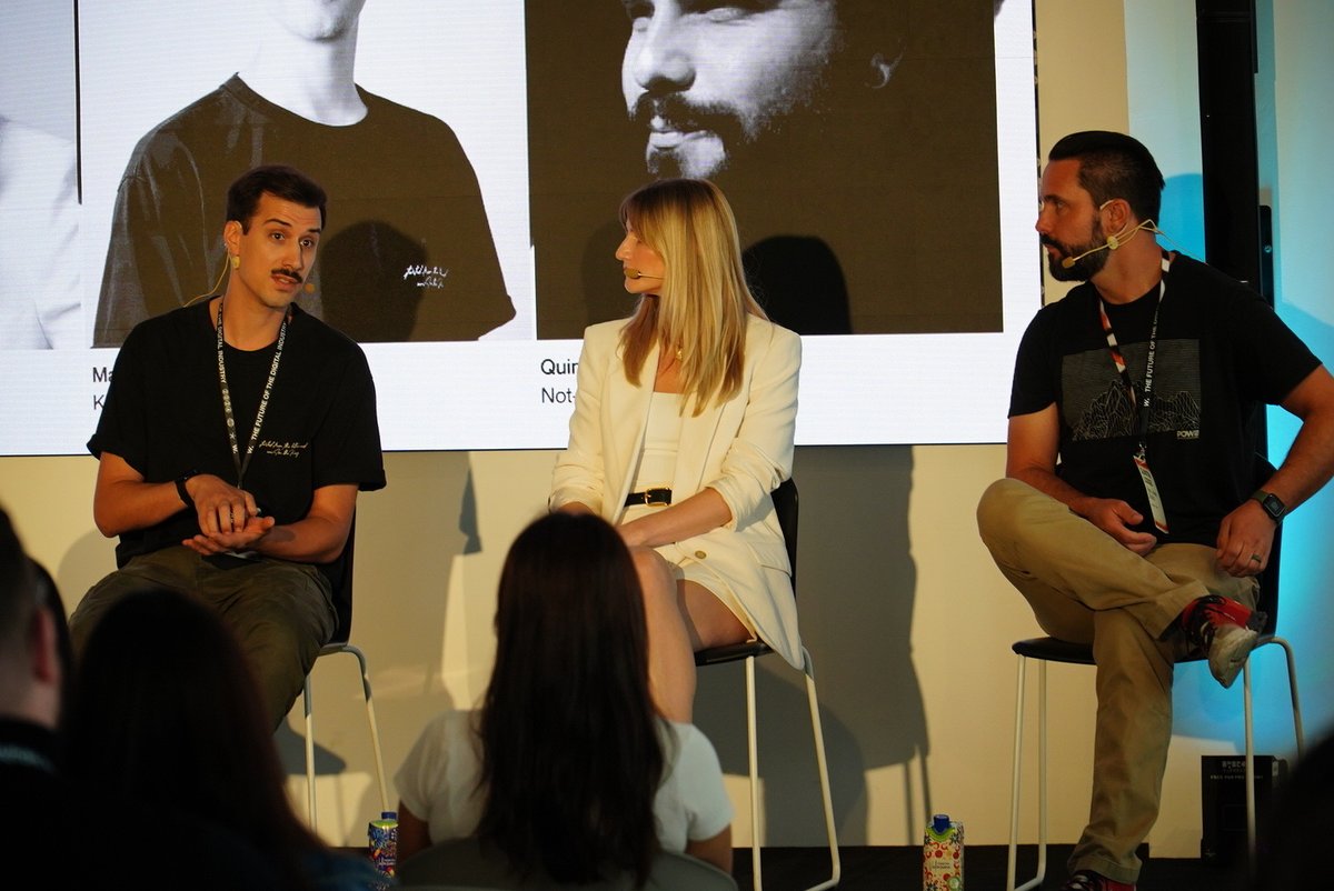 Debuting a new format on #AwwwardsConf: 'Roundtable: The Future of the Digital Industry with the Emergence of AI'.

A conversation featuring Maxwell Reed, Trista Yard, Filippo Cipriani, and @qlodge, led by Liva Grinberga, about the impact of AI on the industry.