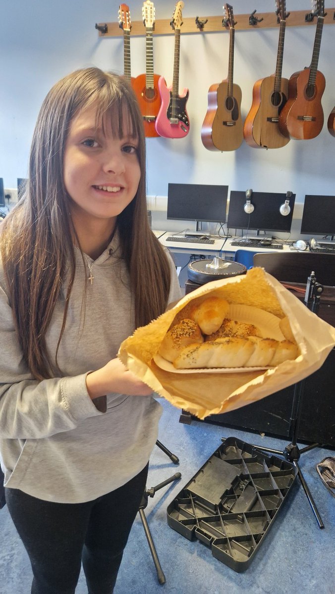 Yesterday saw the first rehearsal of our newly formed String Quartet for some of our more advanced string players! 🎶🎻Also some lovely freshly baked rolls from violinist Zara A (S2) which I was lucky enough to sample for lunch 😋