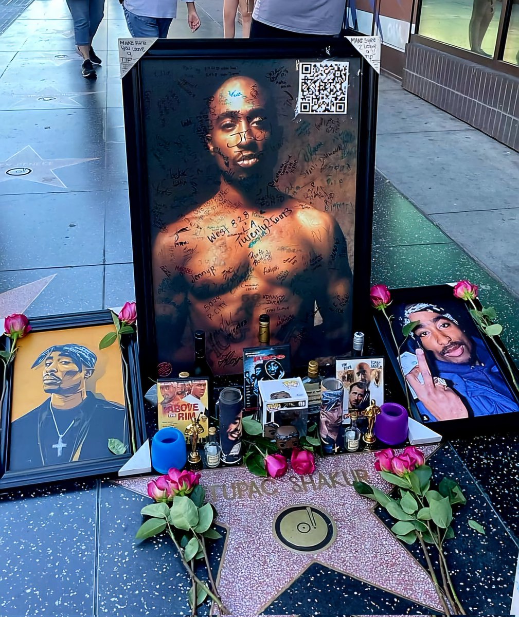 28 years ago today, we lost Tupac 🖤