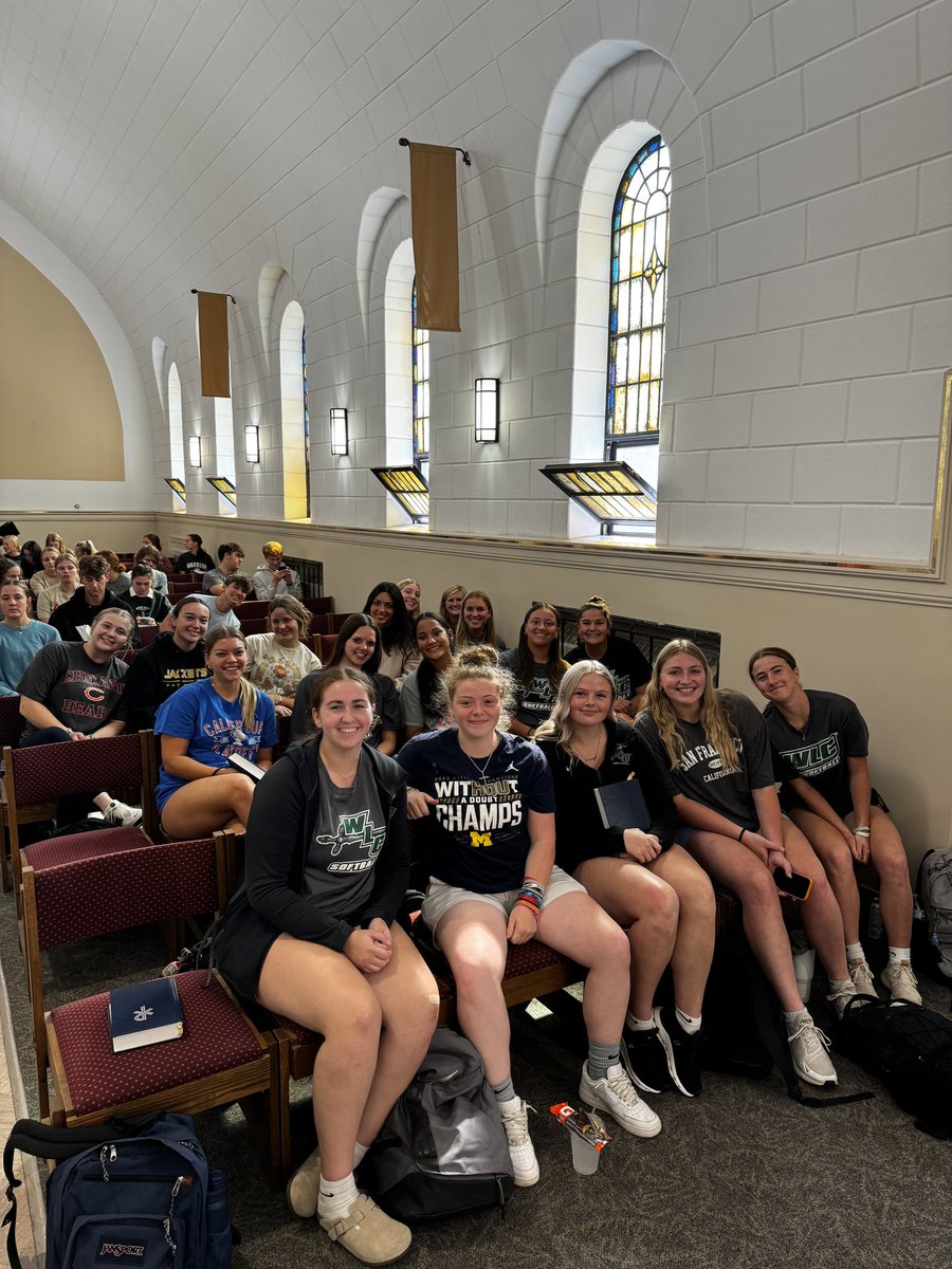 Morning Chapel with the team☀️📖