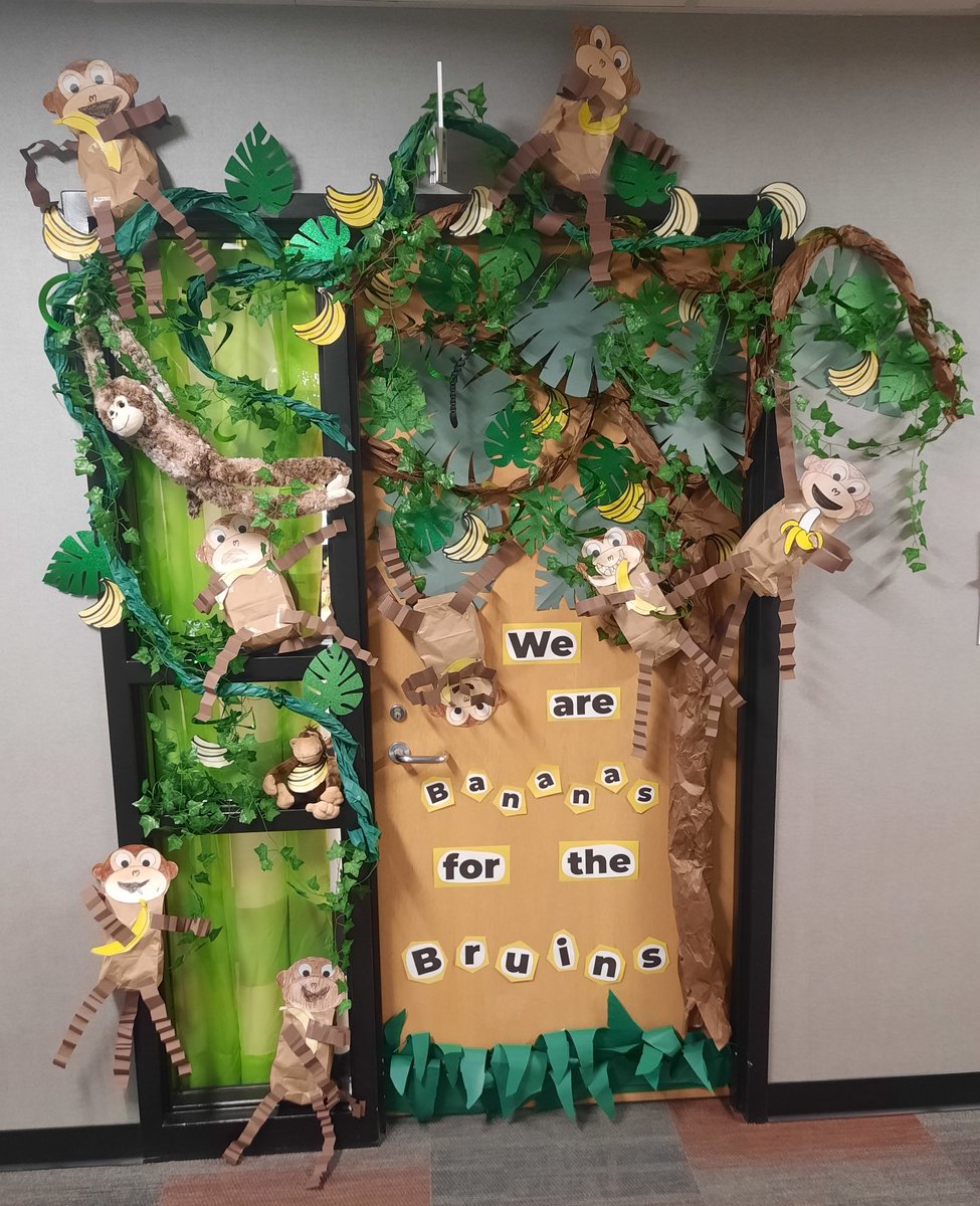BlackfordSchls's tweet photo. full of homecoming spirit over here at BPS! Congratulations to the winners and thank you to all for your hard work. Great job!
#Homecoming2024 https://t.co/vDlACxm0uf
