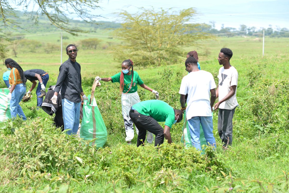 DaviOmondi's tweet photo. Proper waste management in public spaces is crucial for maintaining a clean, safe environment and protecting our communities. By using designated trash bins, separating waste for recycling, avoiding single-use plastics, and participating in community clean-ups, we can all play https://t.co/wlFE7Zr2Y5