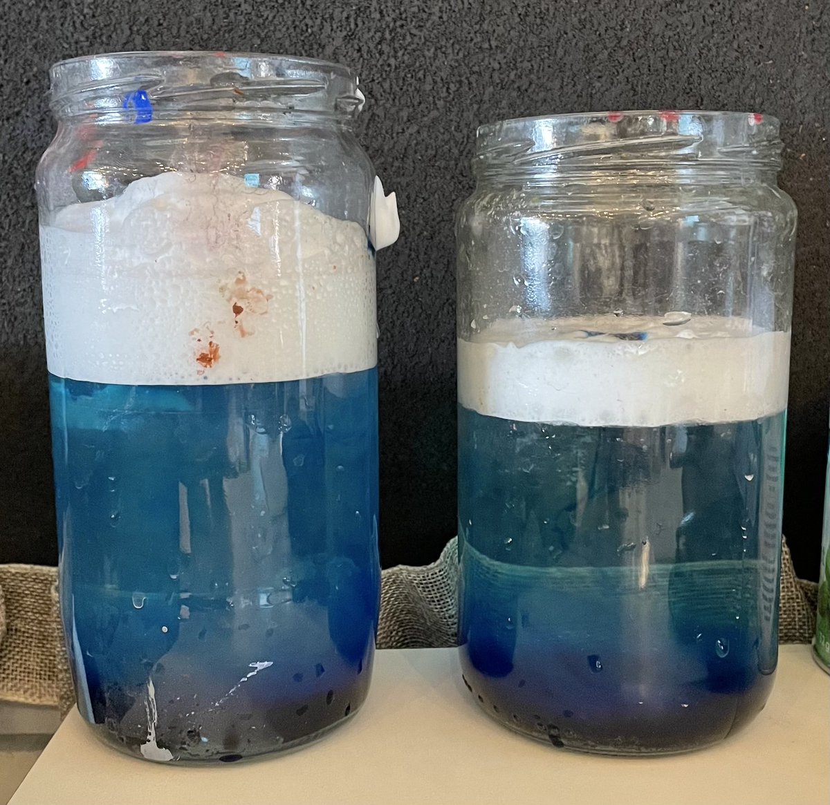 Thinking Thursday! We asked the question, “How does rain fall from clouds?” Our fun experiment helped us learn and explore weather!! 💧🌧️🌦️